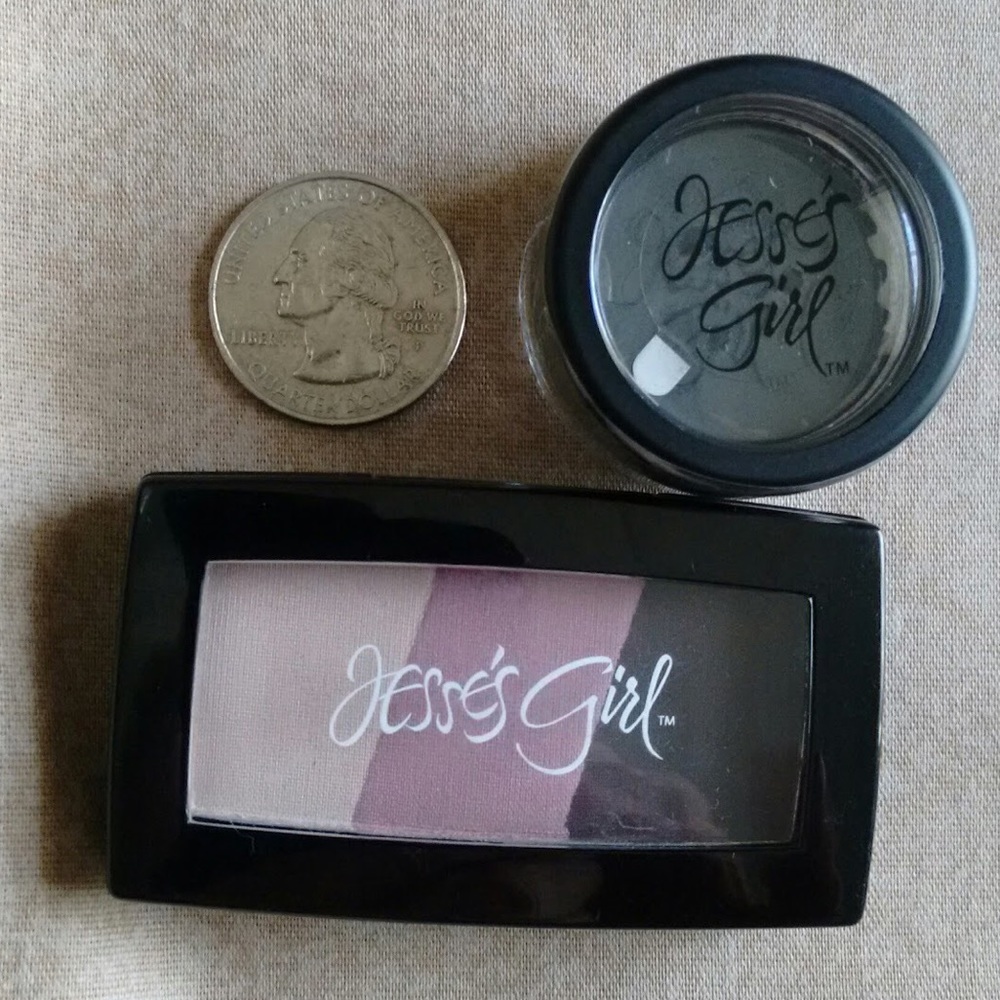🆕Jesse’s Girl Eyeshadow and Eye Dust